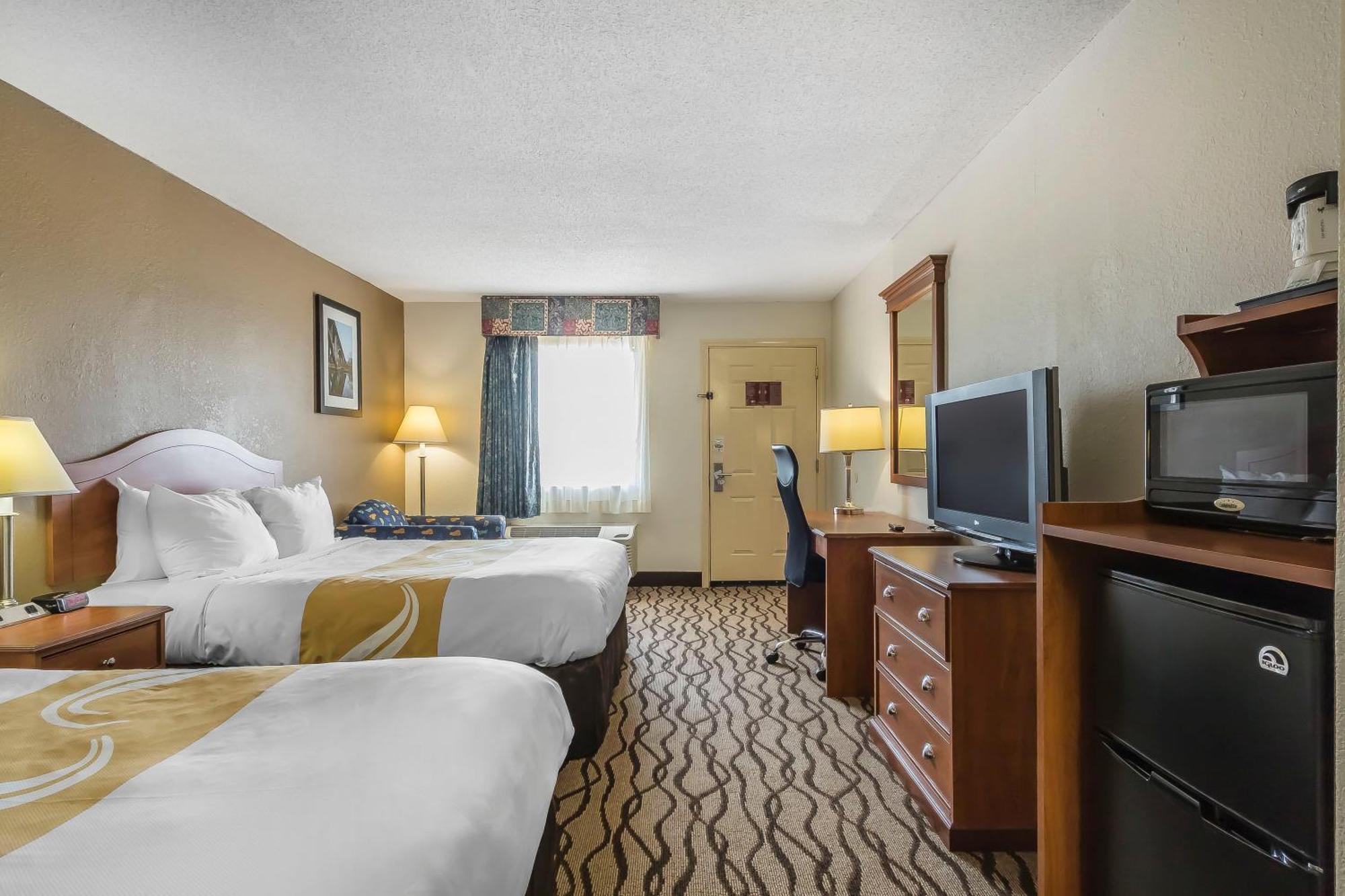 Quality Inn Charleston - Sikeston Exterior photo