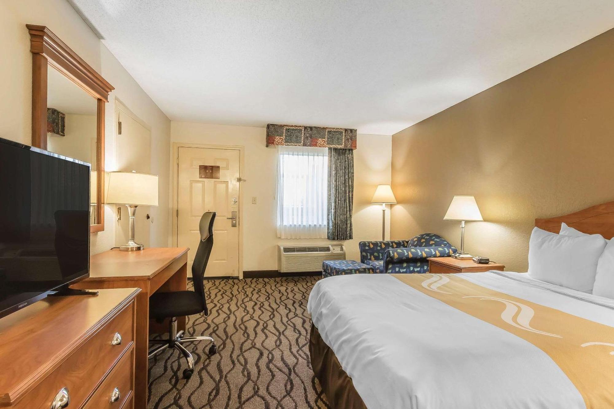 Quality Inn Charleston - Sikeston Exterior photo