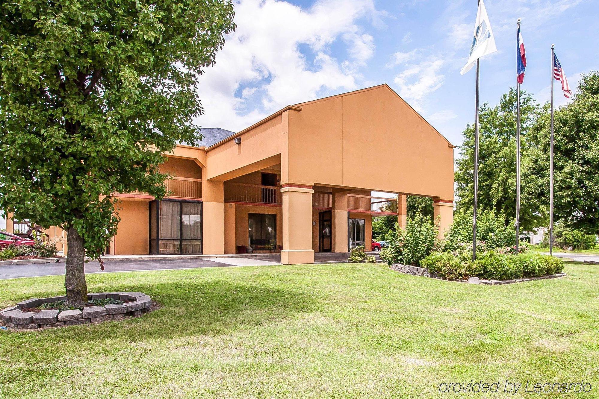 Quality Inn Charleston - Sikeston Exterior photo
